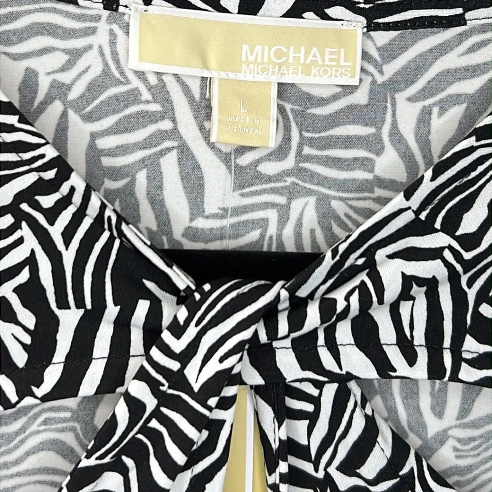 Michael Michael Kors Womens Printed Twist Keyhole stretchy top LG & SM BLK/WHT - Picture 6 of 9